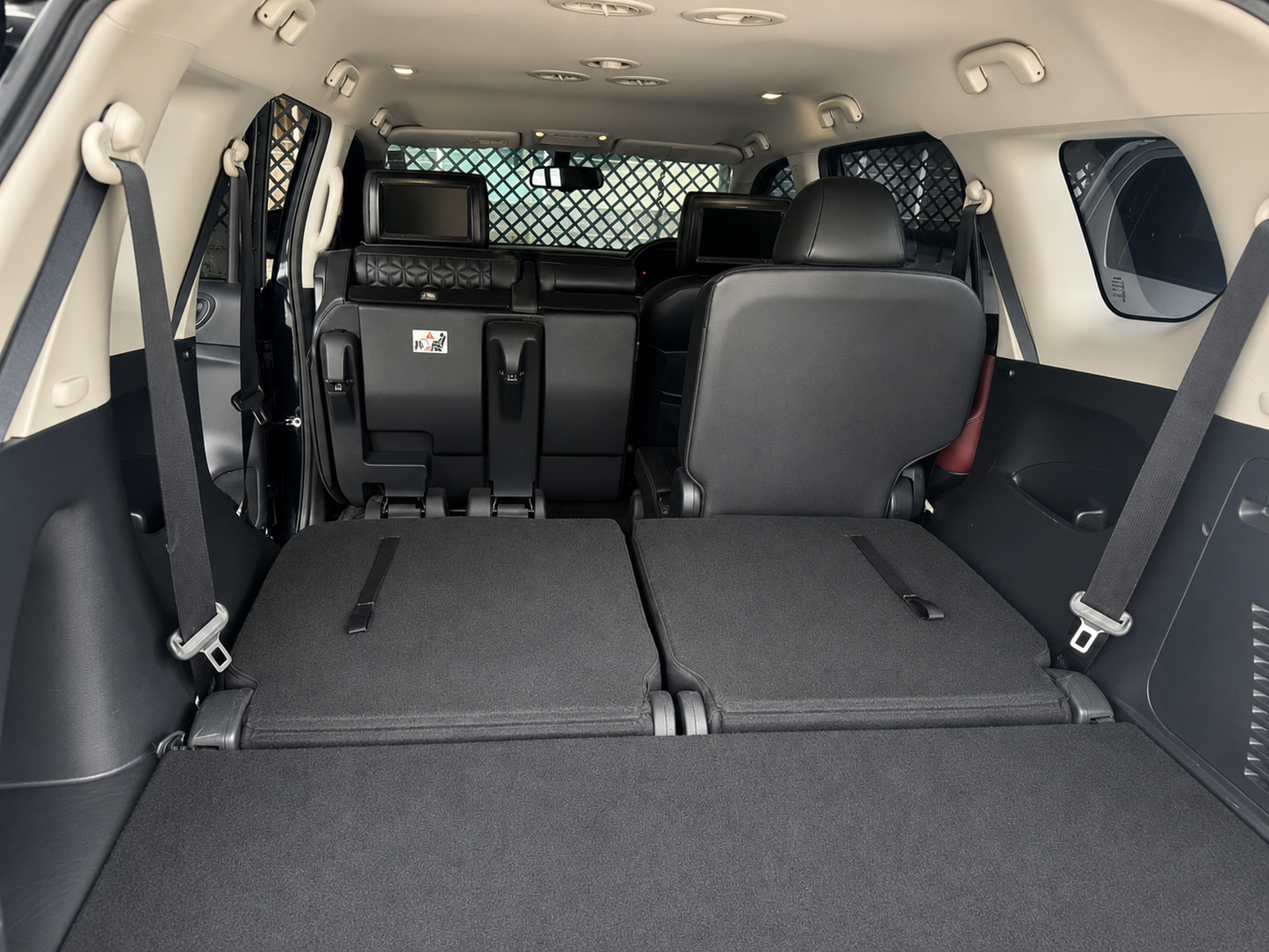 Nissan Terra 4WD 7-Seater SUV / Automatic Diesel