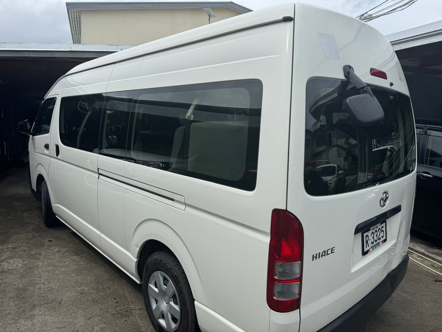 Toyota Hiace 14-Seater