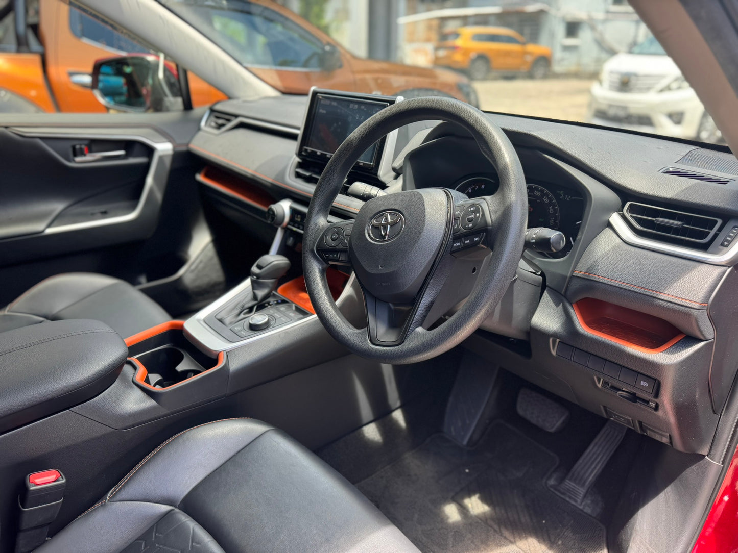 TOYOTA RAV 4 RED 4x4