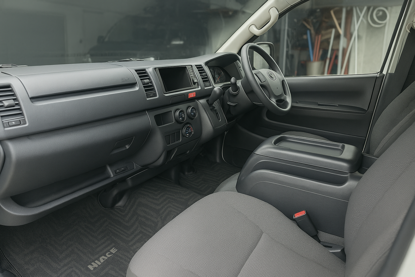 Toyota Hiace 14-Seater