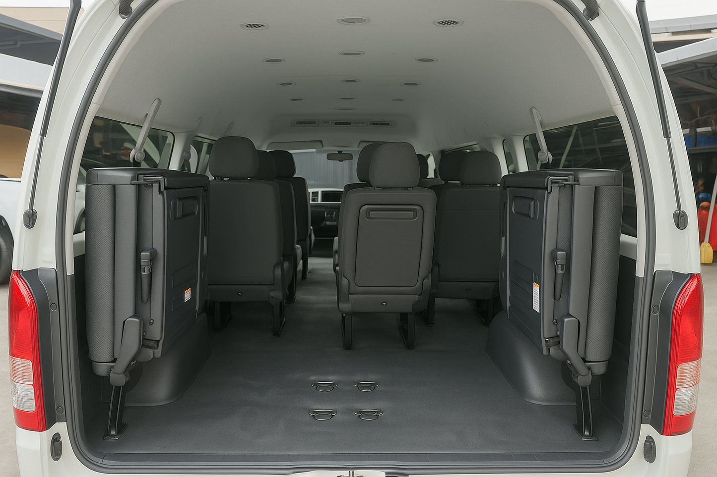 Toyota Hiace 14-Seater