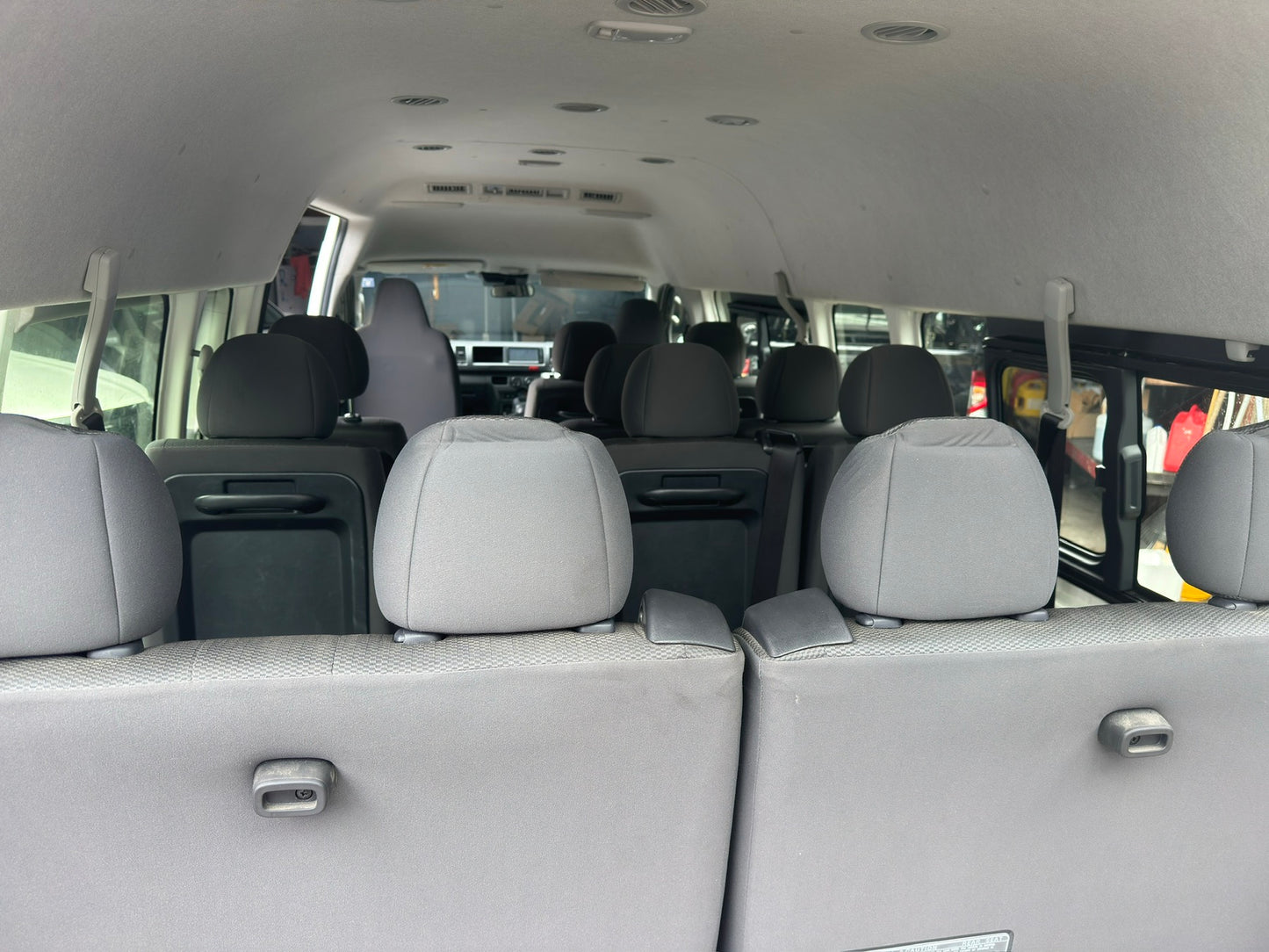 Toyota Hiace 14-Seater