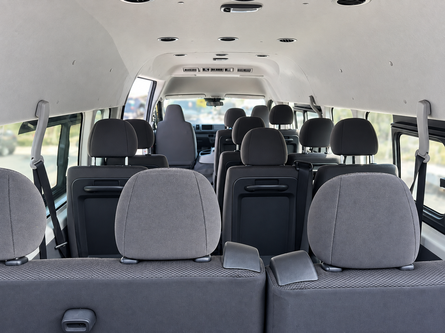 Toyota HiAce 14-Seater Automatic- White