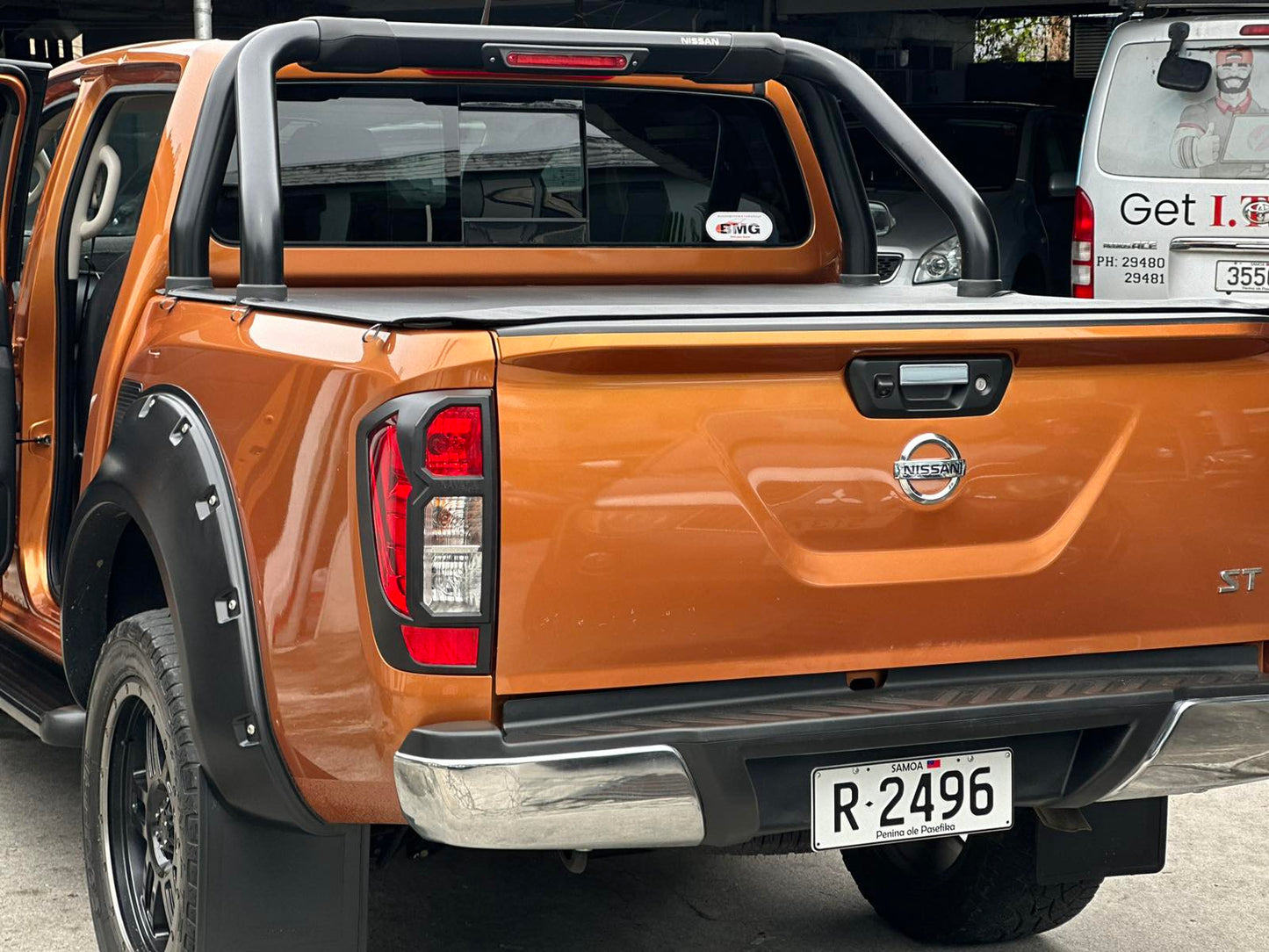 Nissan Nevara 4x4 Truck Gold