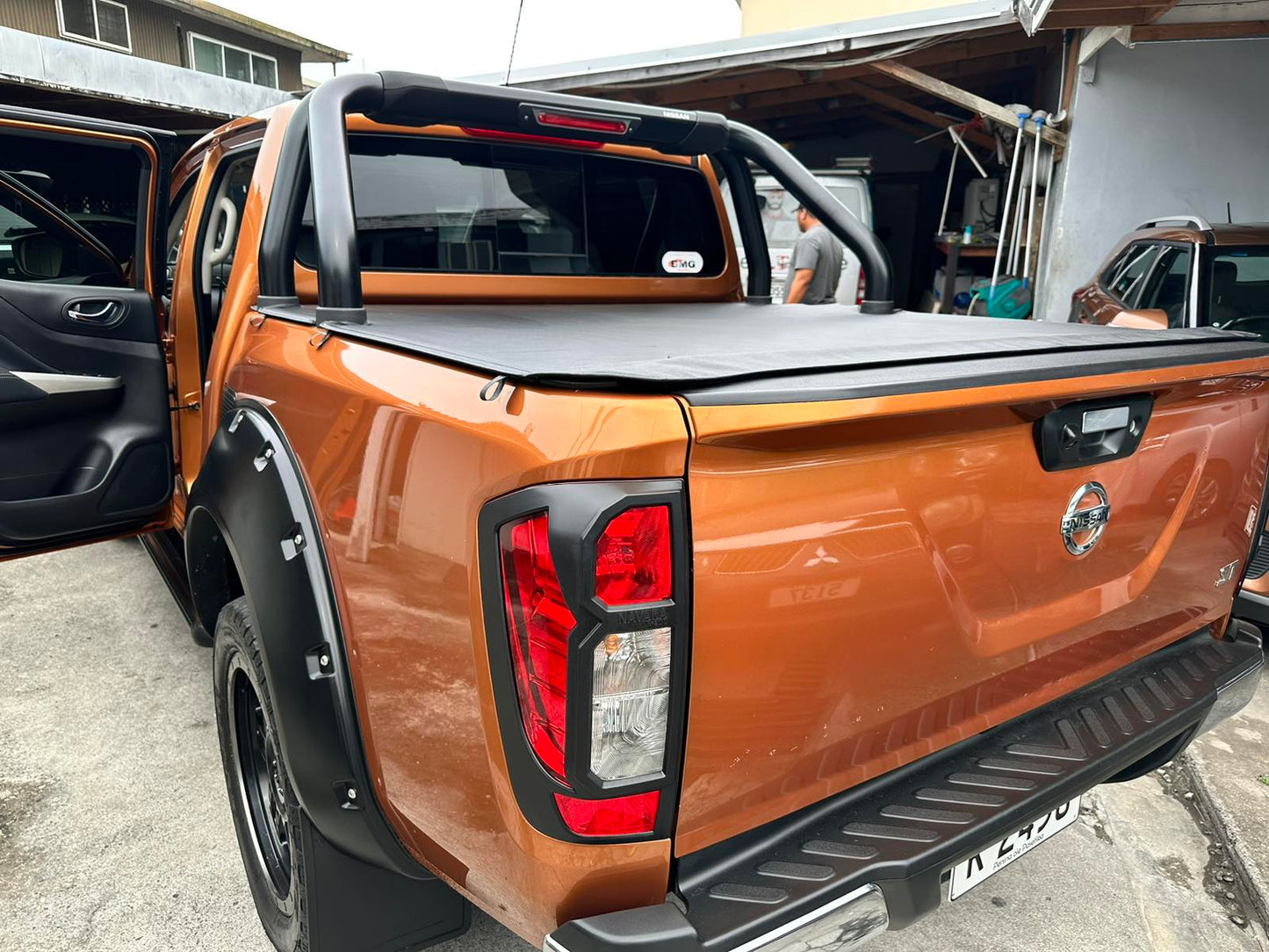 Nissan Nevara 4x4 Truck Gold