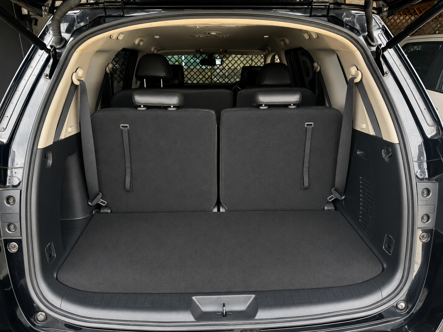 Nissan Terra 4WD  7-Seater SUV / Automatic Diesel