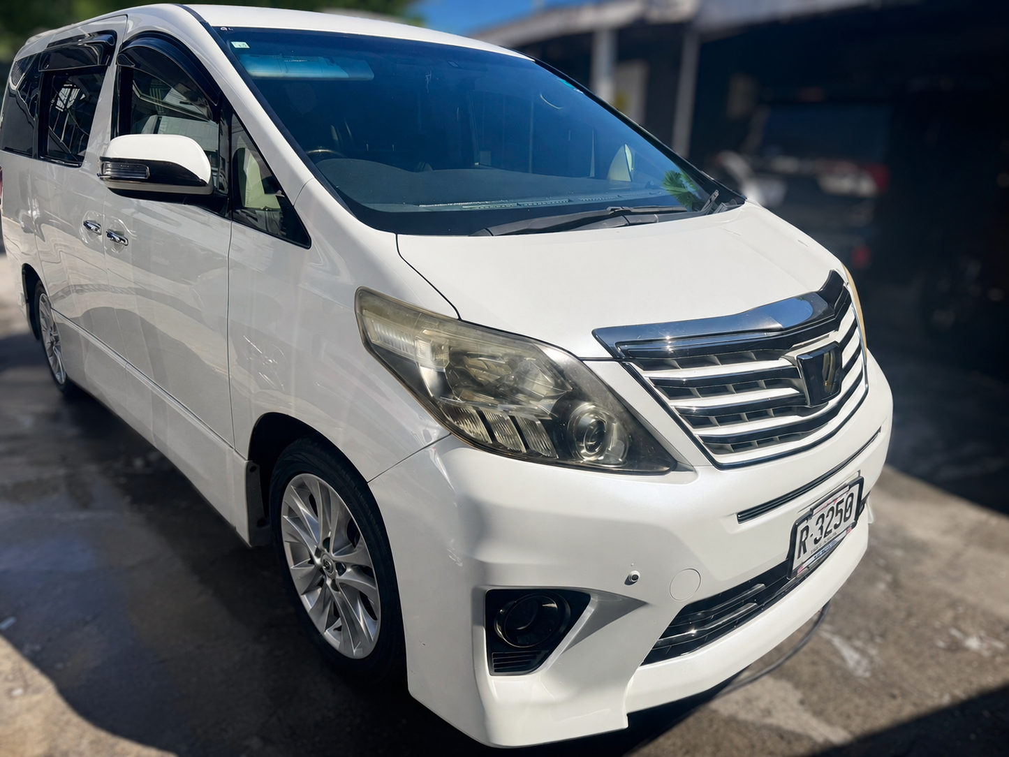 Toyota Alphard 7 Seater Mini Van