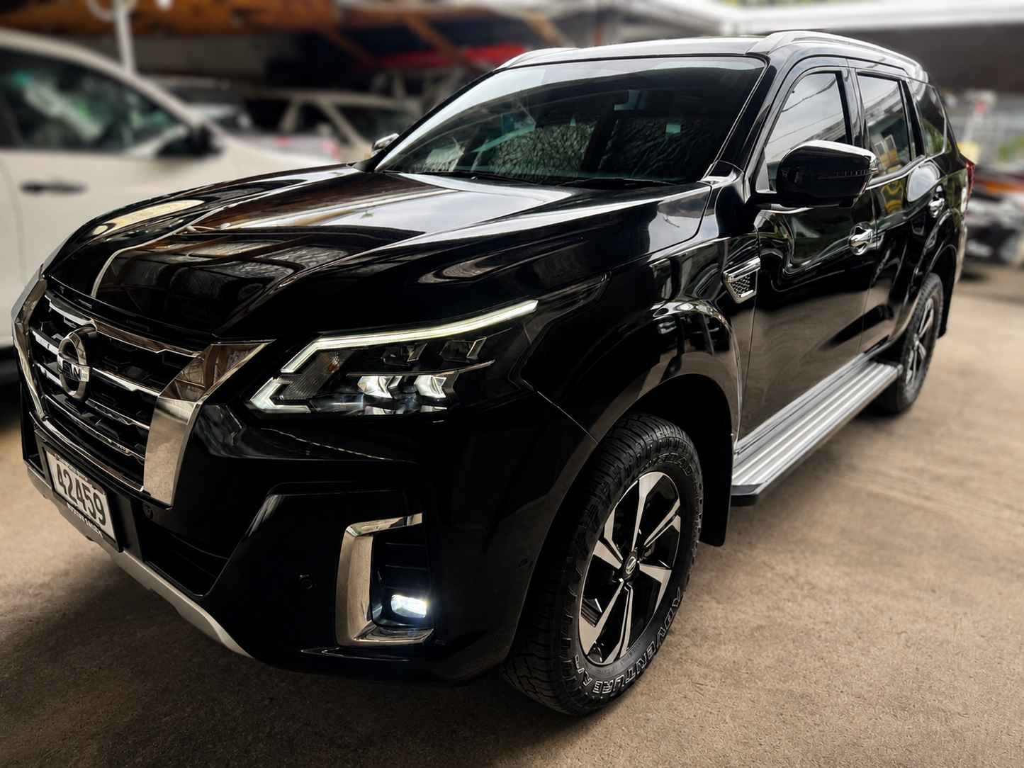 Nissan Terra 4WD  7-Seater SUV / Automatic Diesel