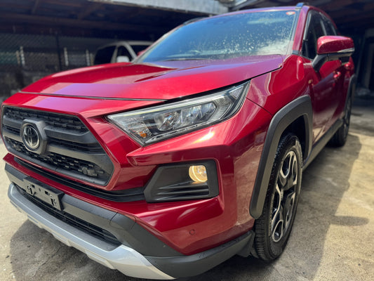 TOYOTA RAV 4 RED 4x4