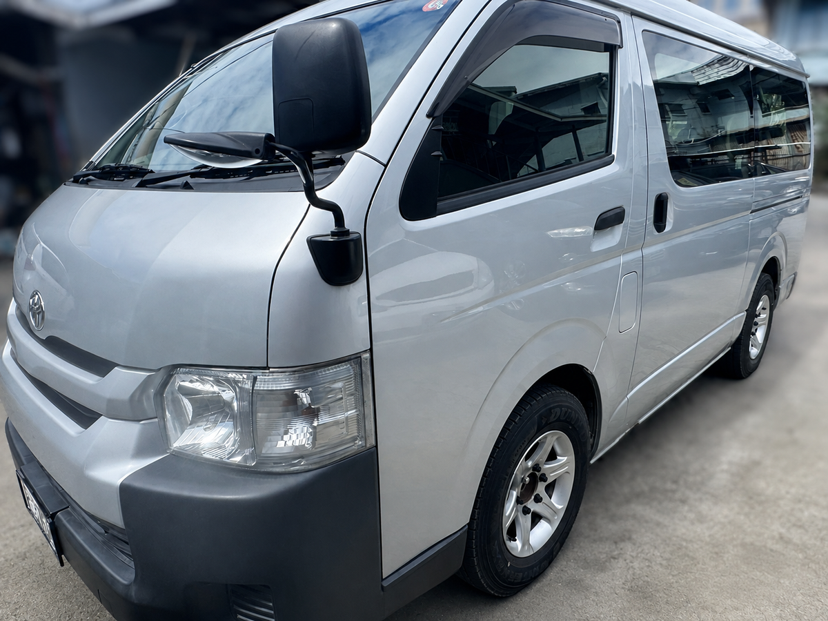 Toyota H-Ace Van 10 seater