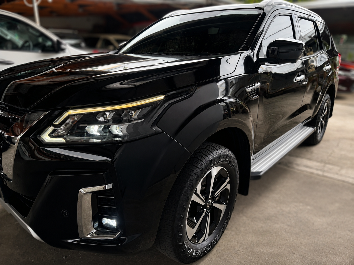 Nissan Terra 4WD  7-Seater SUV / Automatic Diesel