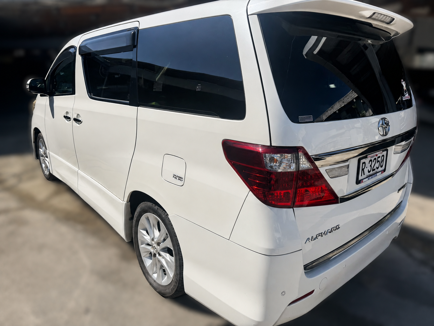 Toyota Alphard 7 Seater Mini Van