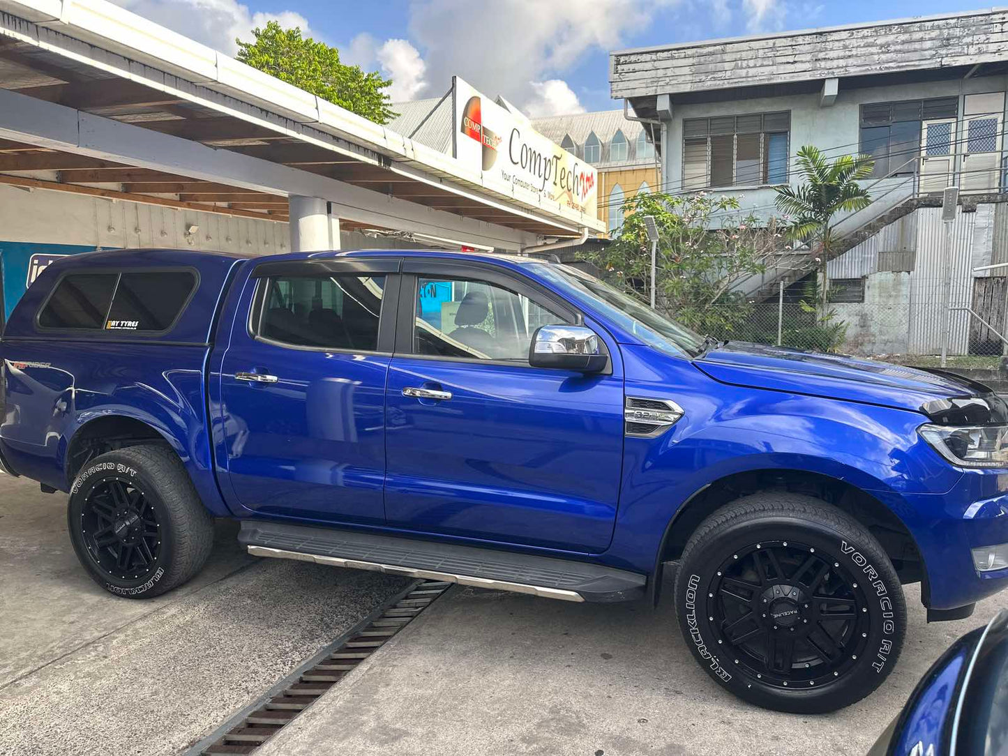 Ford Ranger 4x4 Blue with Back Cap