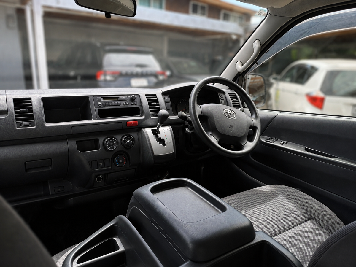 Toyota H-Ace Van 10 seater