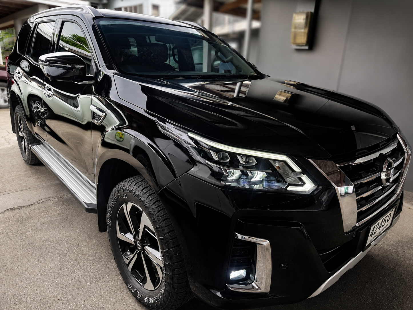 Nissan Terra 4WD  7-Seater SUV / Automatic Diesel
