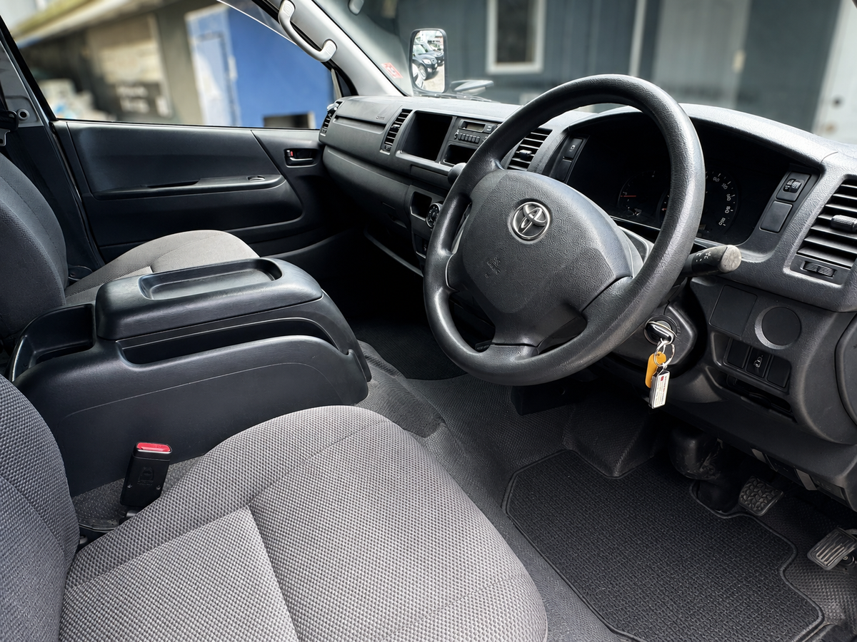 Toyota H-Ace Van 10 seater