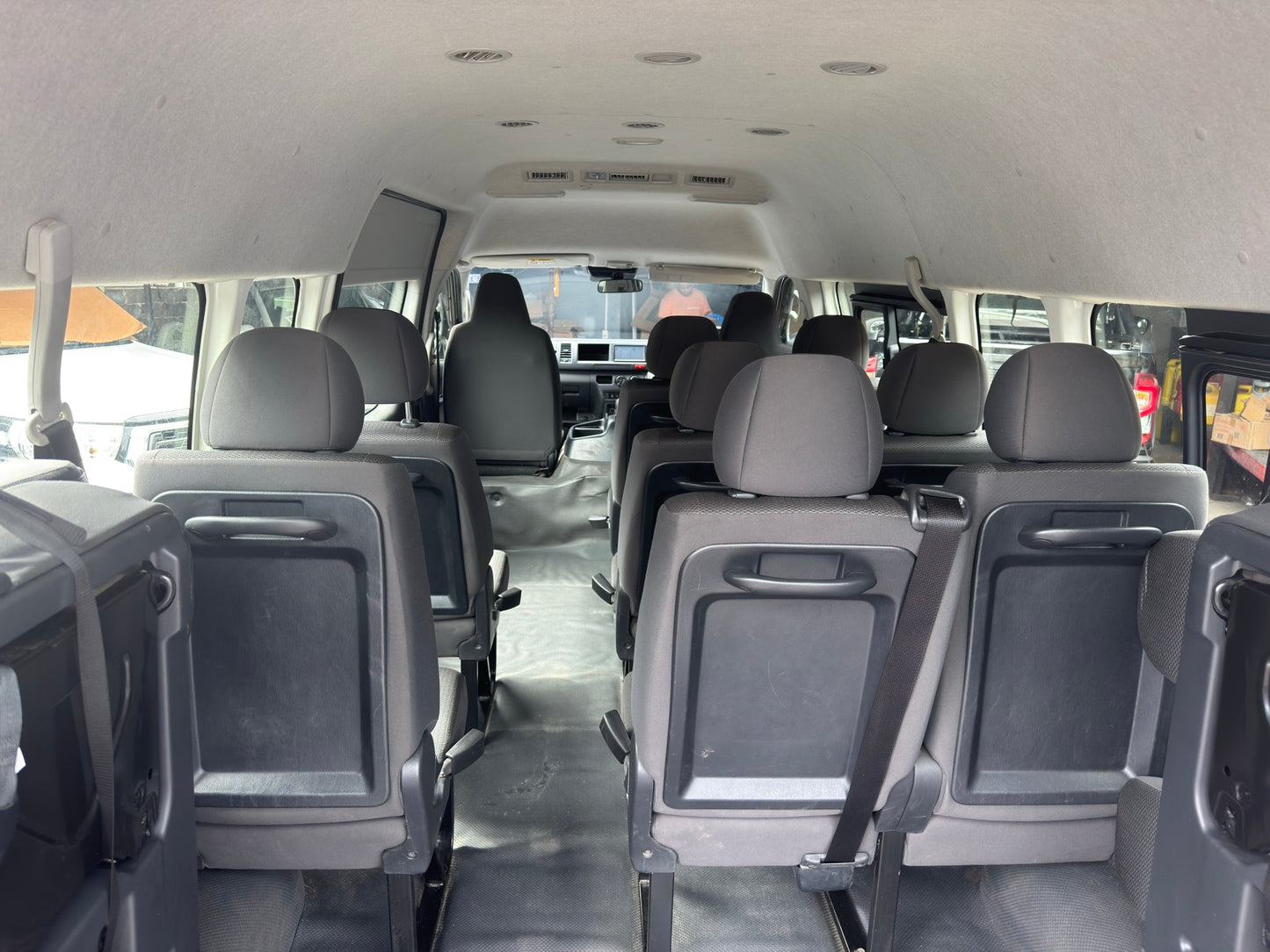 Toyota Hiace 14-Seater