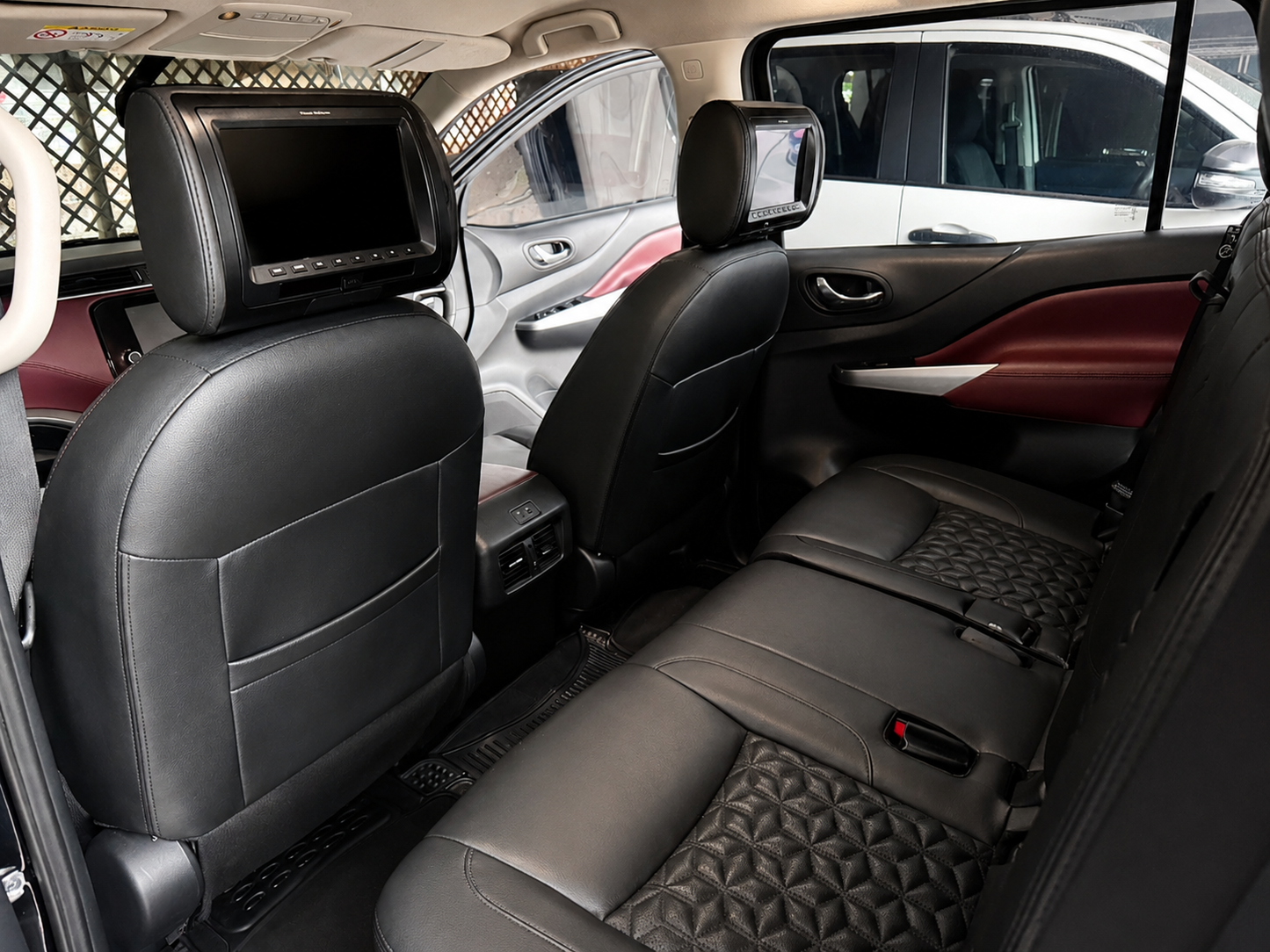 Nissan Terra 4WD  7-Seater SUV / Automatic Diesel