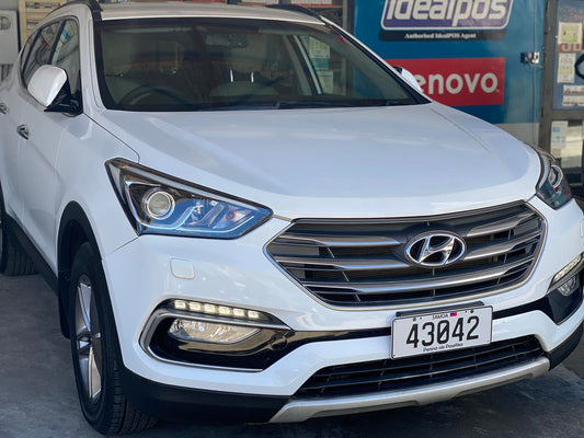 Hyundai Santa Fe (White)